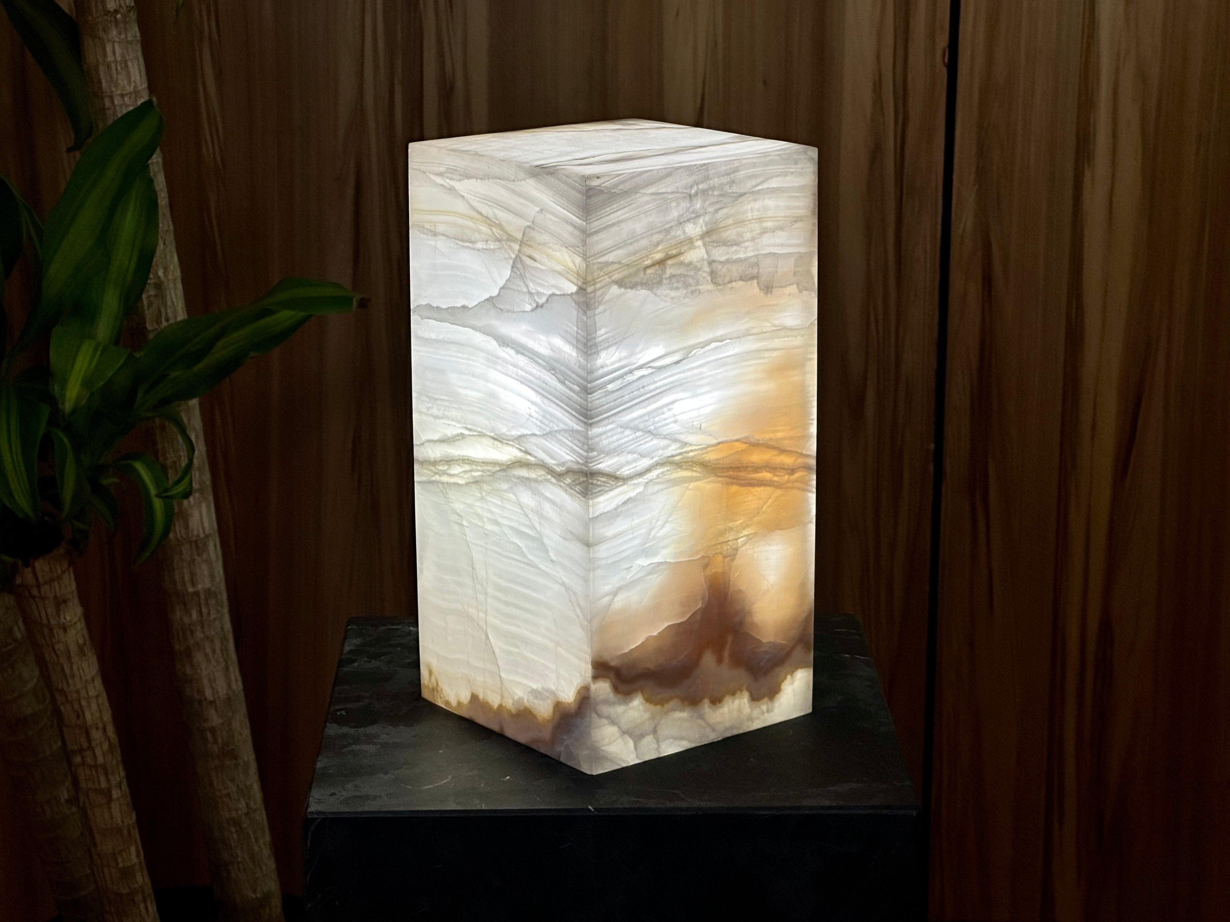 Artisanal Onyx Stone Table Lamp - This elegant Stone Table Lamp adds a touch of luxury to any space - Natural Onyx