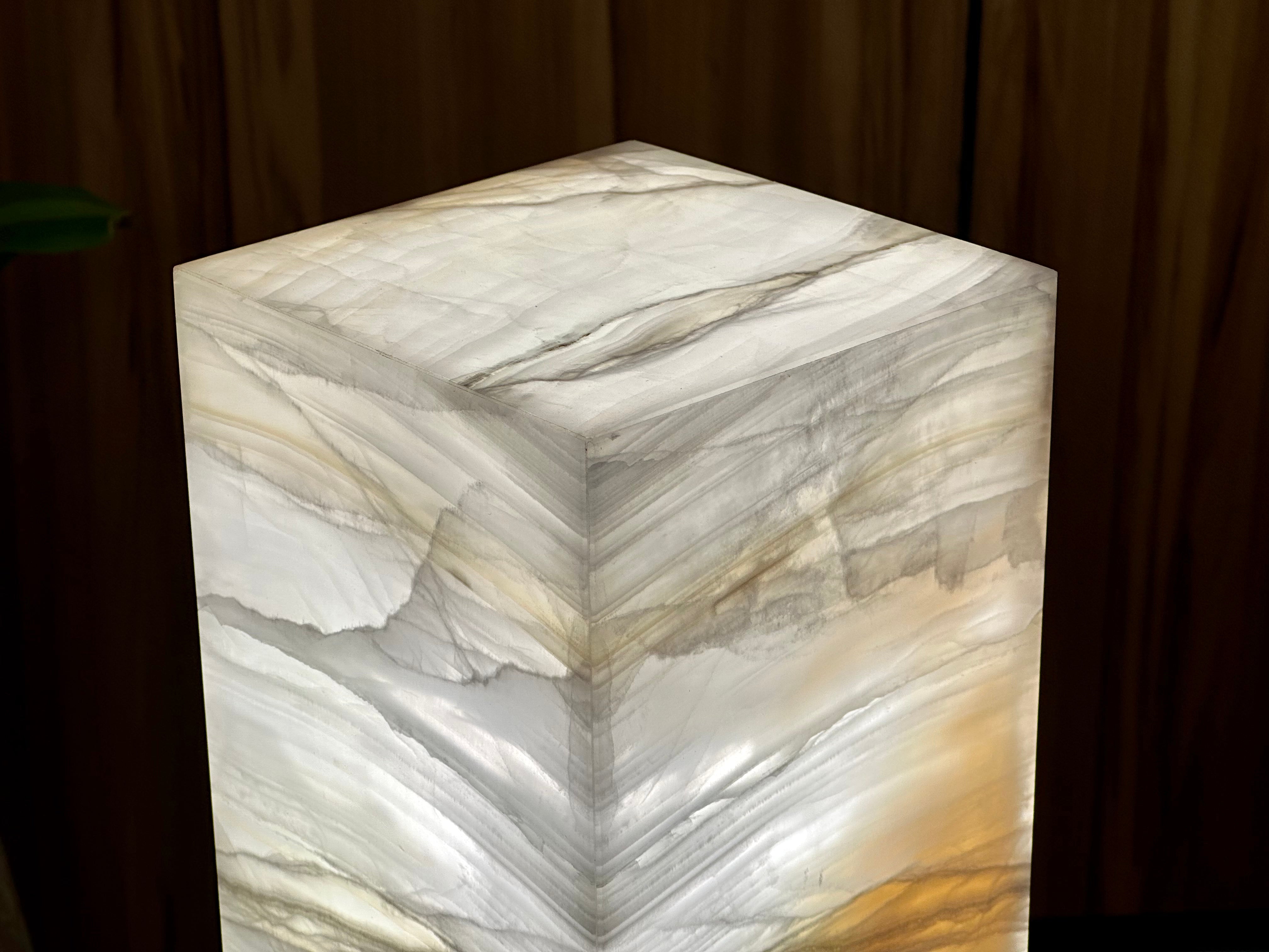Artisanal Onyx Stone Table Lamp - This elegant Stone Table Lamp adds a touch of luxury to any space - Natural Onyx