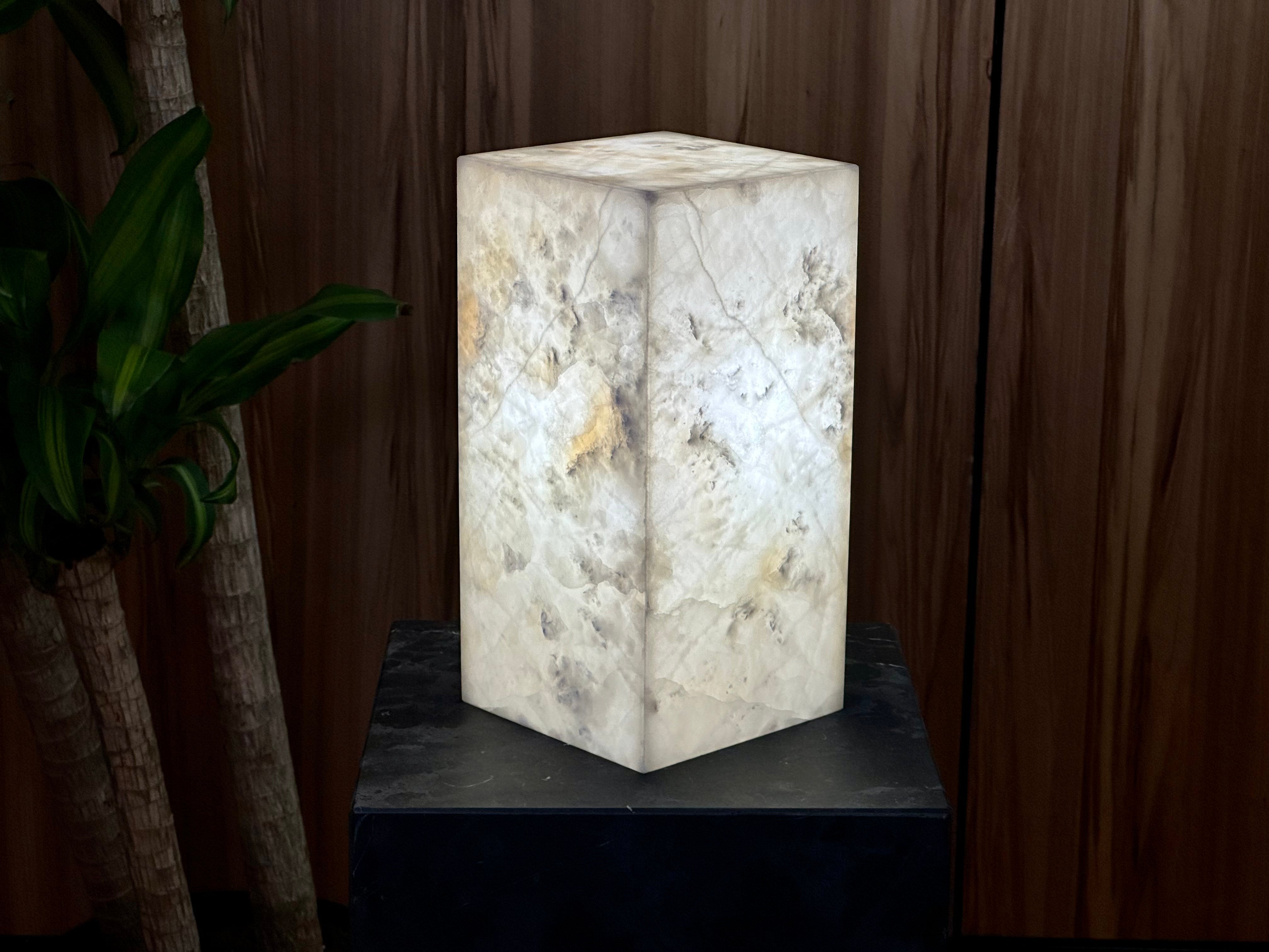 Patterned White Onyx Lamp