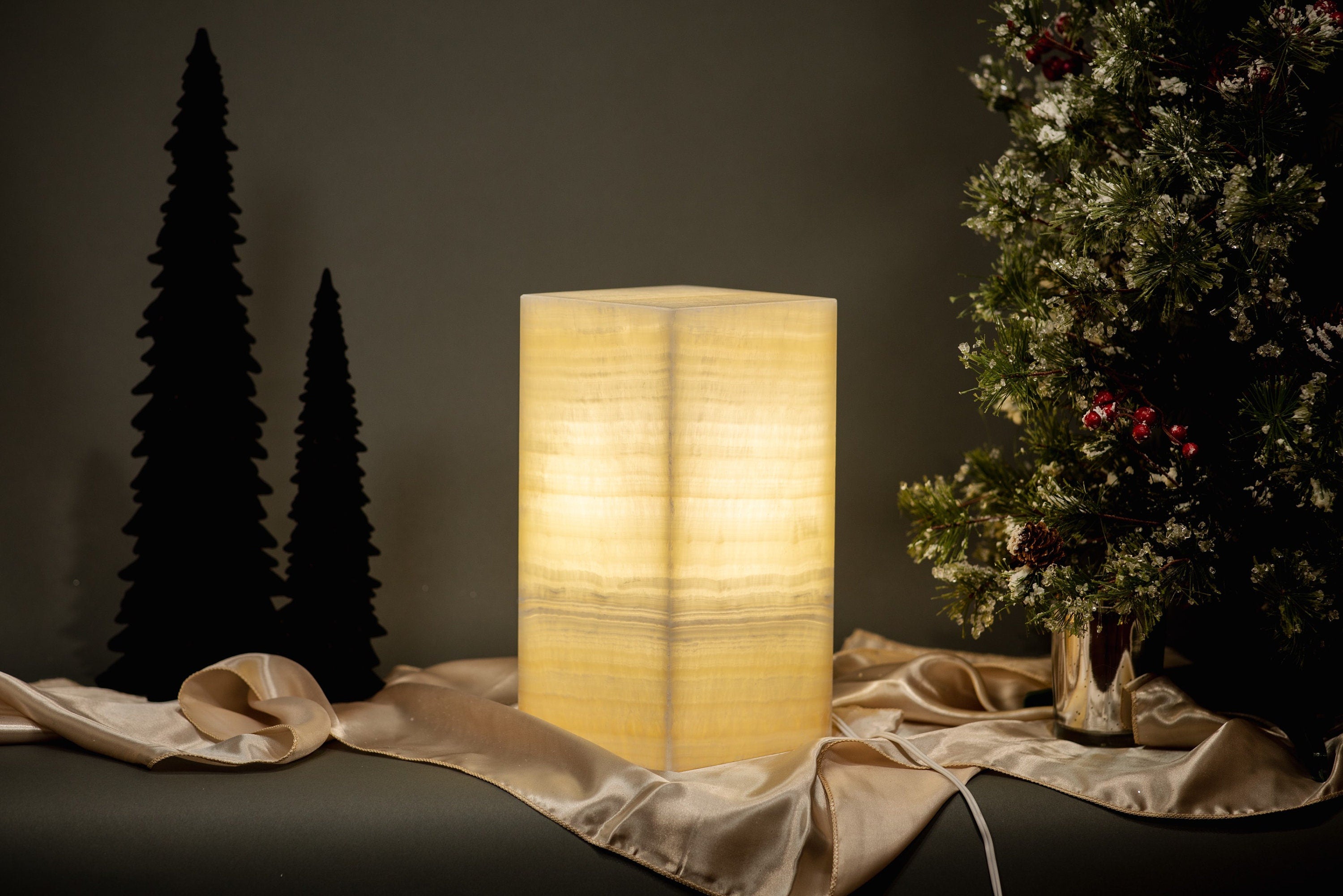Golden White Bands Calcite Lamp