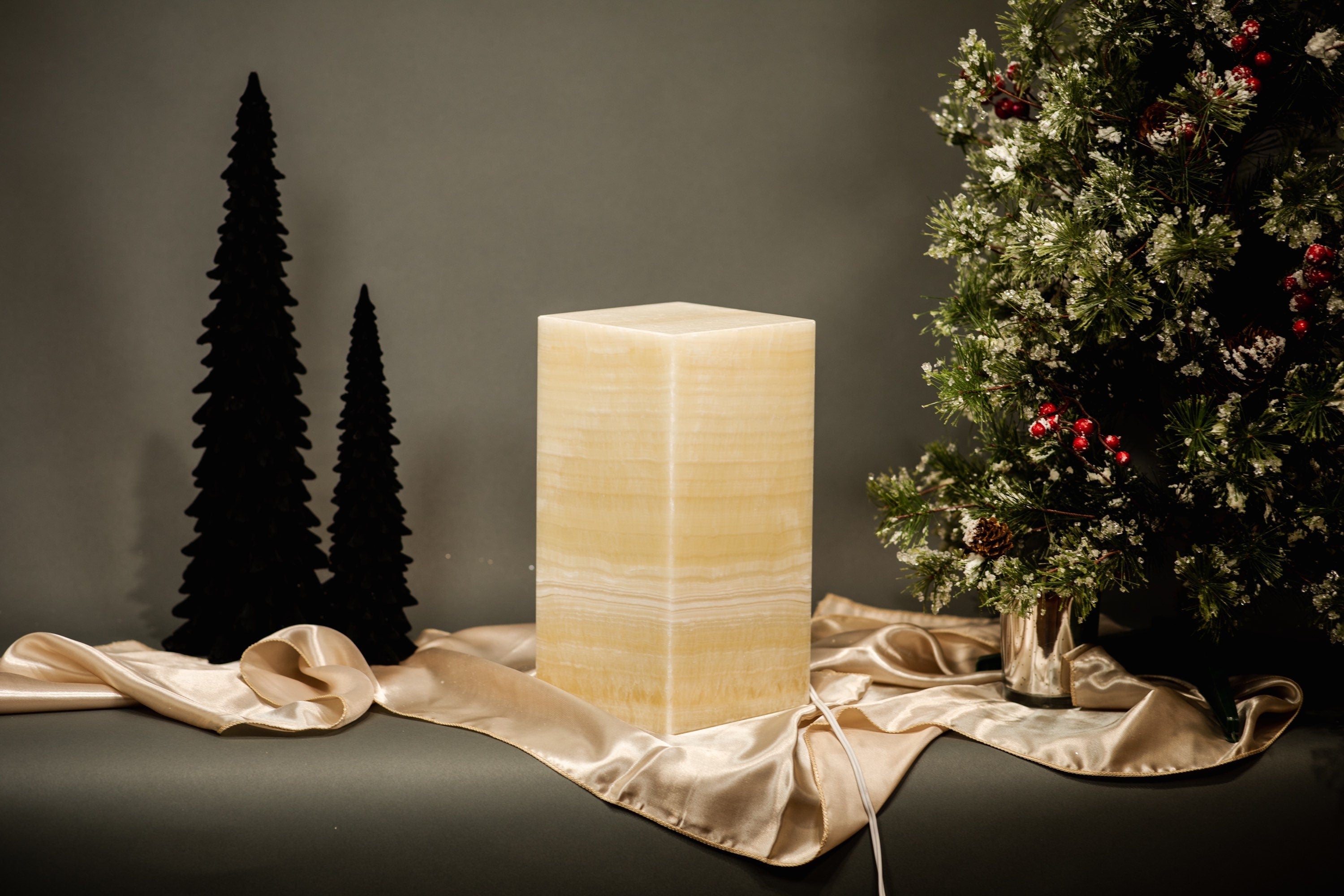 Golden White Bands Calcite Lamp