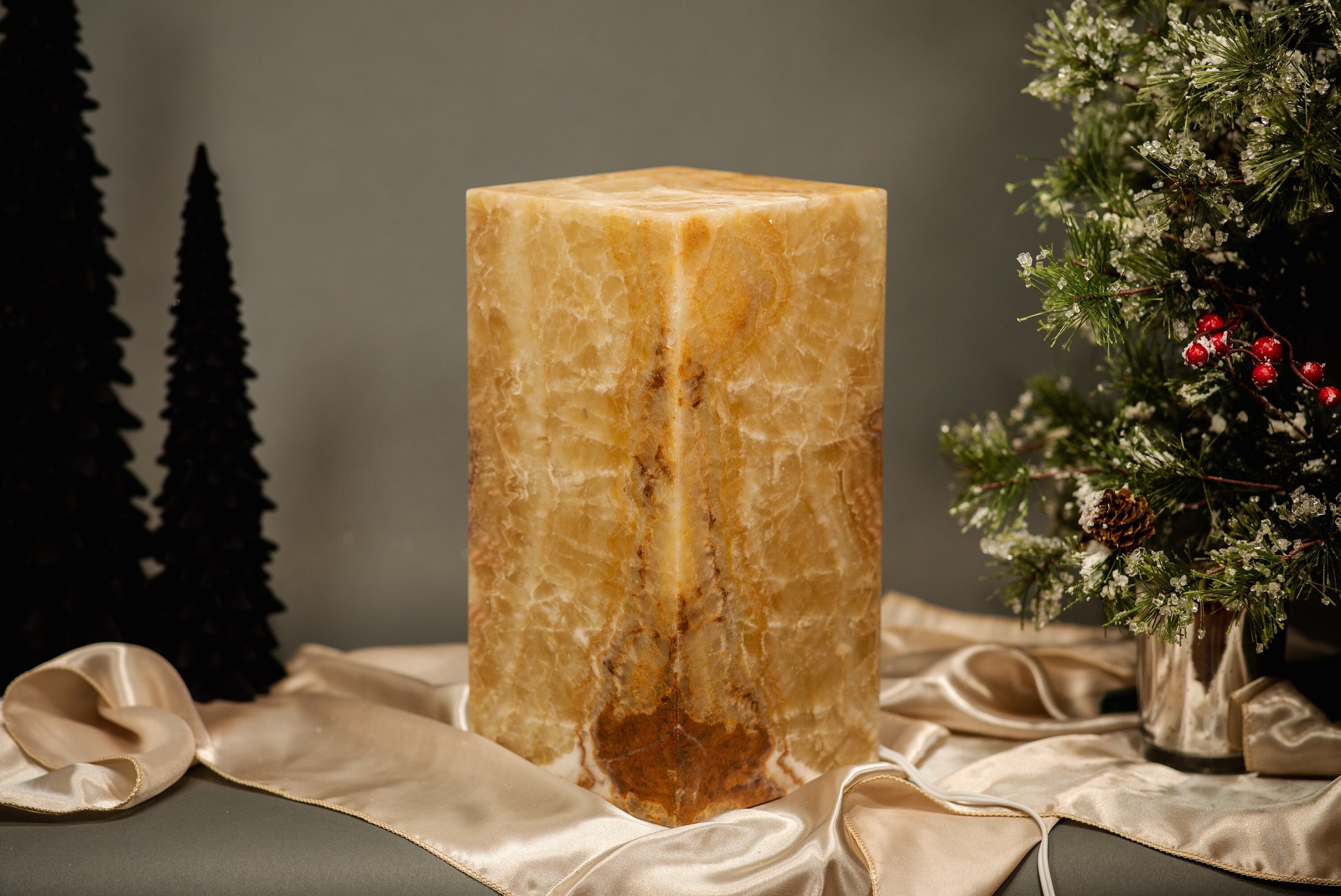 Pure Beige Banded Onyx Lamp