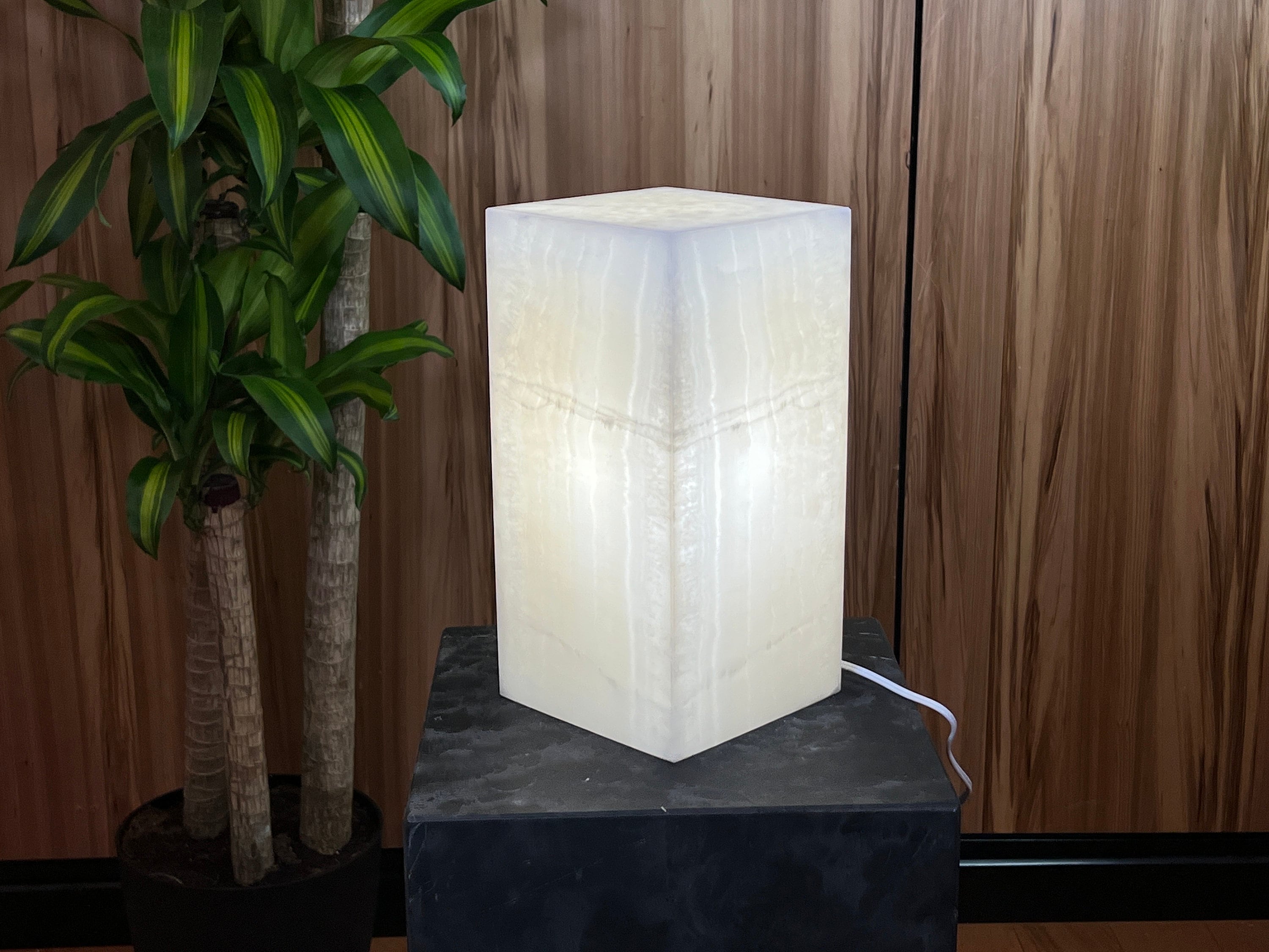 Vertical Banded Onyx Lamp- White - Bedside Lamp, Nightlight, Modern Lighting