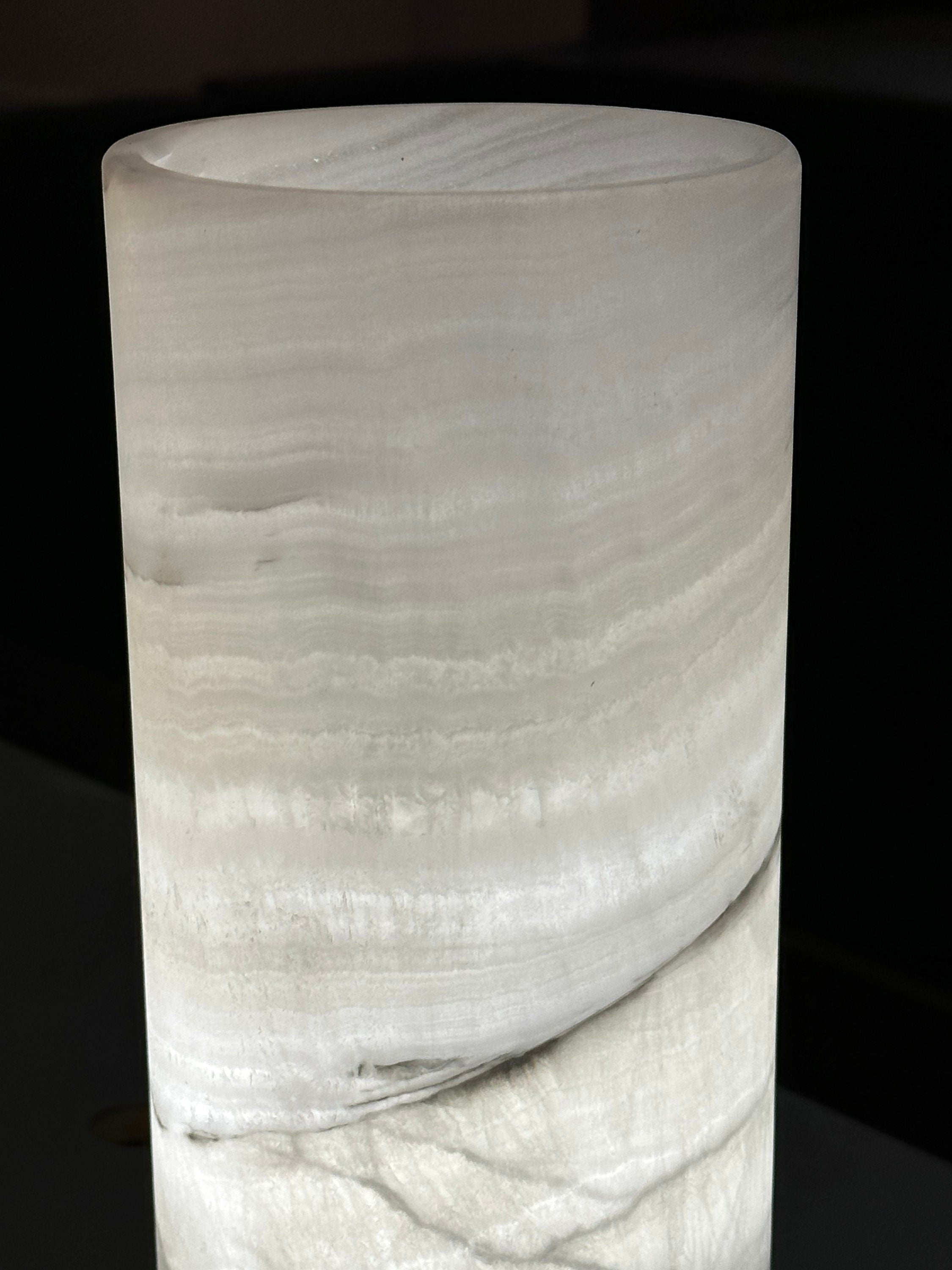 Textured White Onyx Lamp - Circle Design - Home and Decor - Illuminating Lamp - Salt Lamp