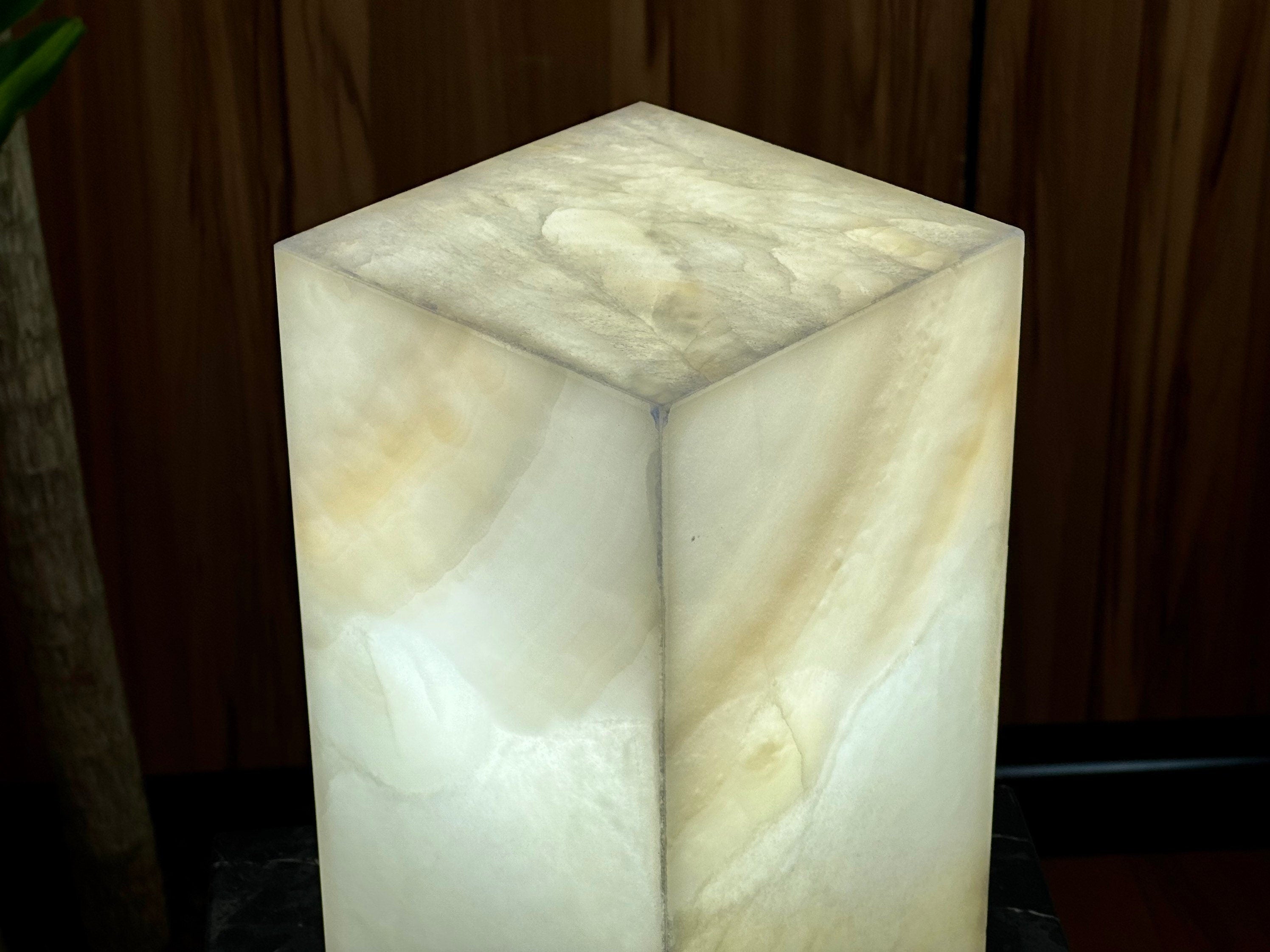 Artistic White Onyx Lamp - Bedside Lamp, Nightlight, Modern Lighting